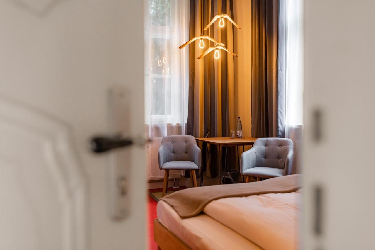 Kavaliershaus Krumke - Gaestehaus Im Schlosspark - Schluesselbox - Kein Tv Hotel Luaran gambar
