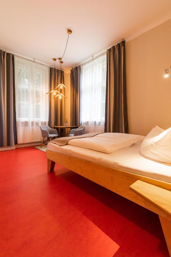 Kavaliershaus Krumke - Gaestehaus Im Schlosspark - Schluesselbox - Kein Tv Hotel Luaran gambar