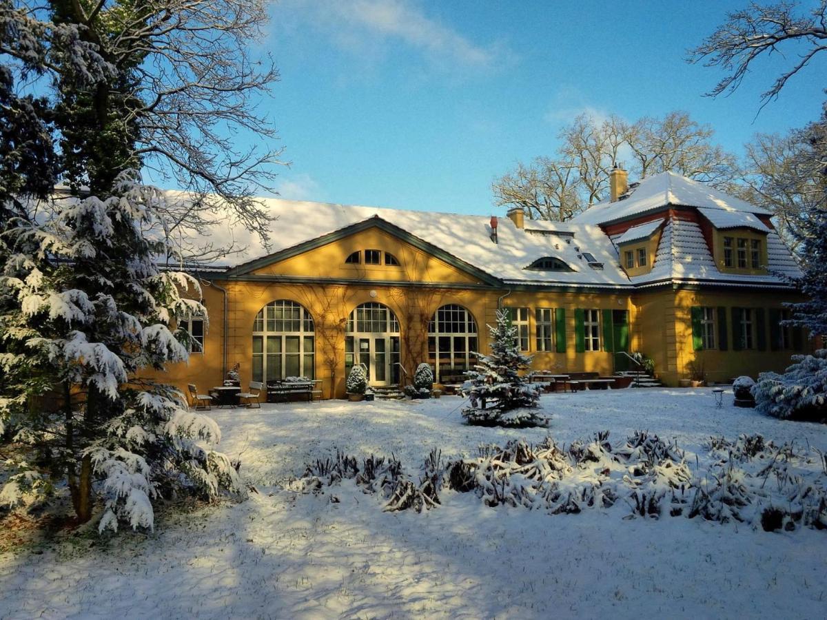 Kavaliershaus Krumke - Gaestehaus Im Schlosspark - Schluesselbox - Kein Tv Hotel Luaran gambar