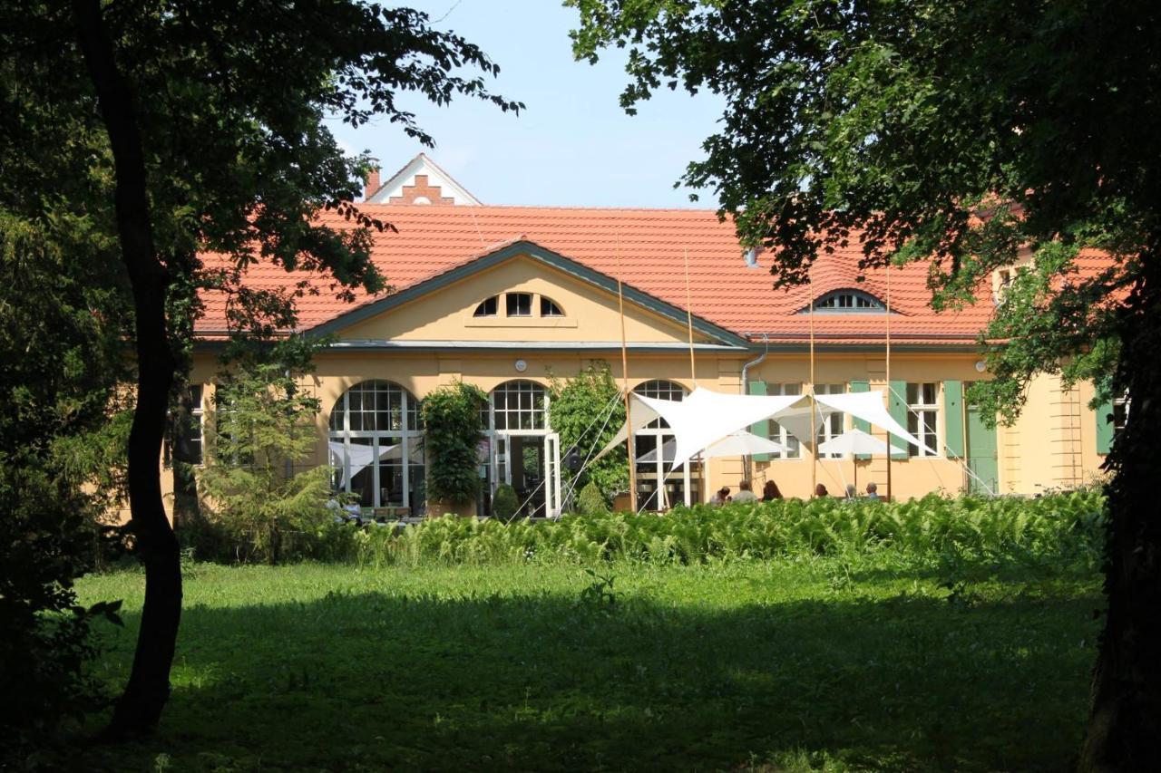 Kavaliershaus Krumke - Gaestehaus Im Schlosspark - Schluesselbox - Kein Tv Hotel Luaran gambar